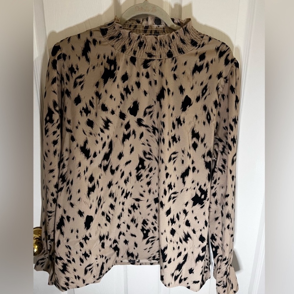 Gorgeous Leopard Print Ruffled Neck/Sleeve Top